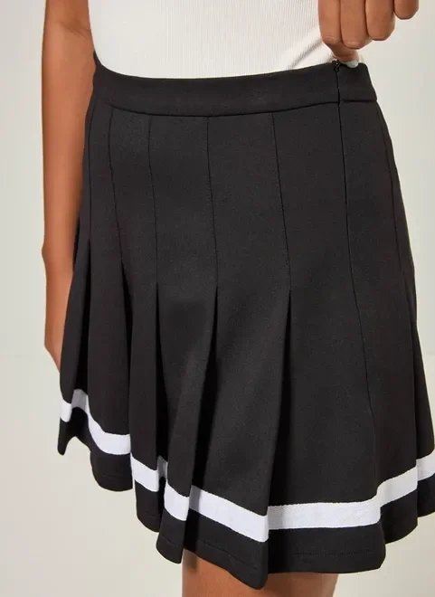 saia plissada preta com listra saia plissada preta com listra