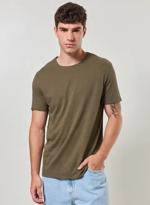 camiseta básica em malha leve camiseta básica em malha leve