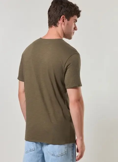 camiseta básica em malha leve camiseta básica em malha leve