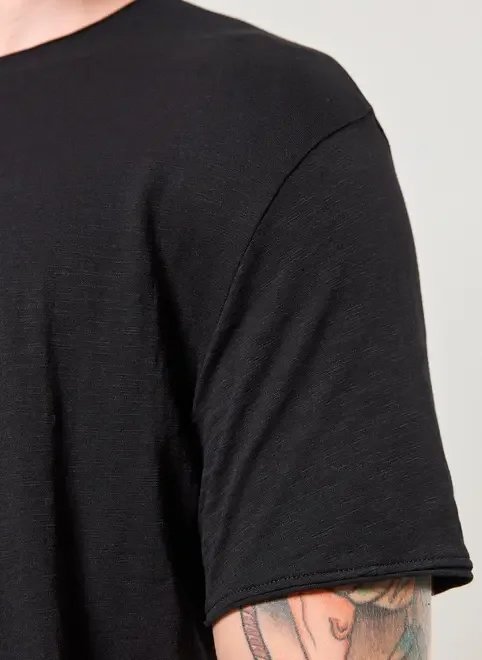 camiseta básica em malha leve camiseta básica em malha leve