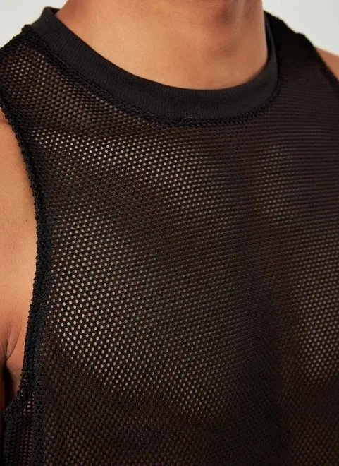 regata em tela preta regata em tela preta