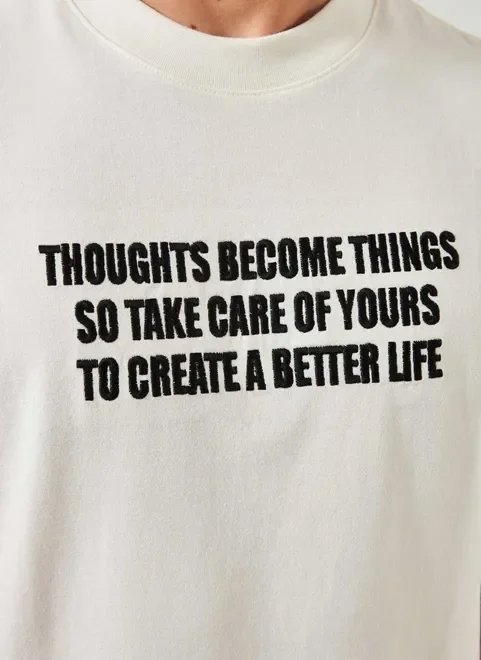 camiseta box off-white escrito bordado camiseta box off-white escrito bordado