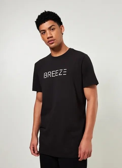 camiseta alongada preta escrito breeze camiseta alongada preta escrito breeze