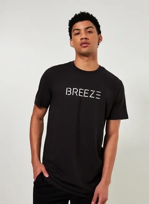 camiseta alongada preta escrito breeze camiseta alongada preta escrito breeze