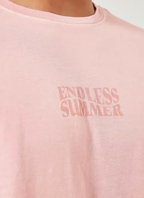 camiseta rosa estonada com escrito camiseta rosa estonada com escrito