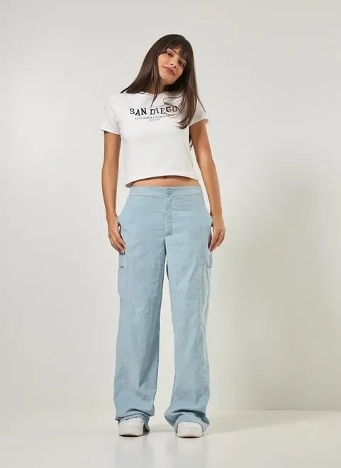 calça cargo de cintura baixa em tecido calça cargo de cintura baixa em tecido