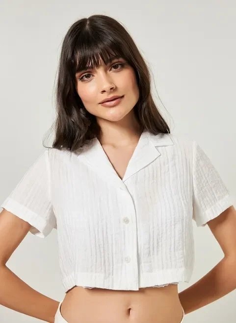 camisa cropped de manga curta texturizada camisa cropped de manga curta texturizada