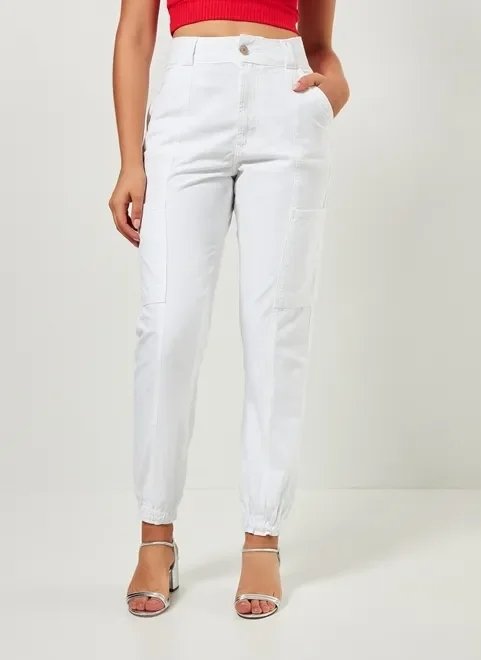 calça jogger cargo em sarja branca calça jogger cargo em sarja branca