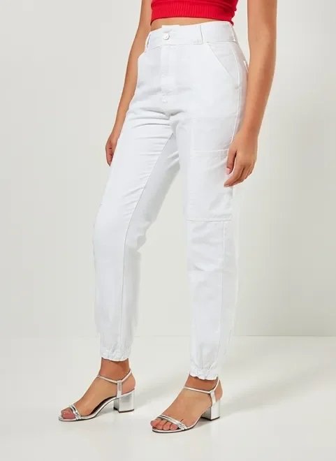 calça jogger cargo em sarja branca calça jogger cargo em sarja branca