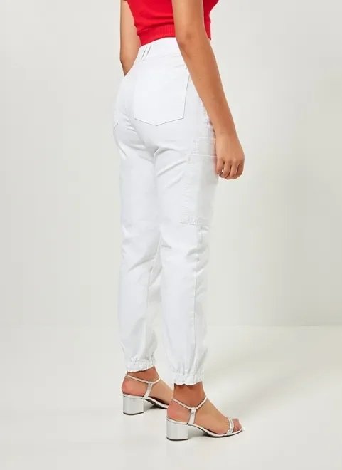 calça jogger cargo em sarja branca calça jogger cargo em sarja branca