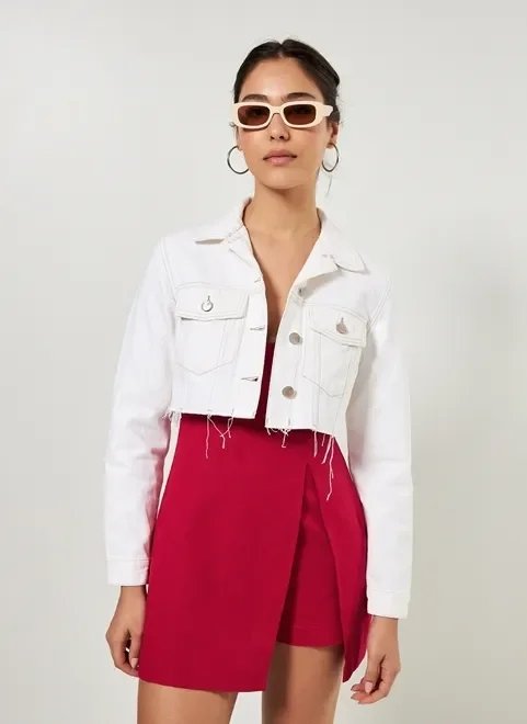 jaqueta cropped em sarja off-white jaqueta cropped em sarja off-white