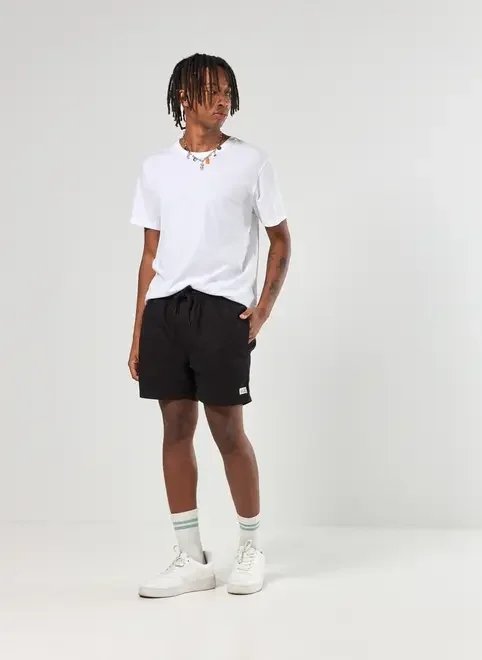 bermuda short em sarja preta bermuda short em sarja preta