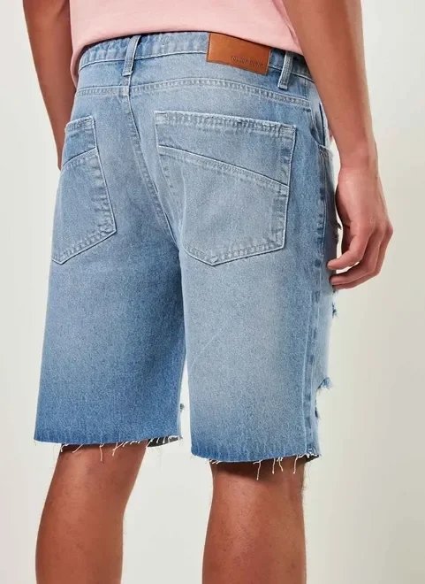 bermuda jeans com rasgos desfiados bermuda jeans com rasgos desfiados