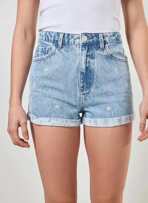 short mom jeans margaridas bordadas short mom jeans margaridas bordadas