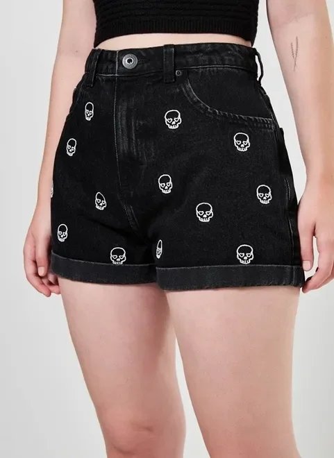 short mom jeans preto caveirinhas short mom jeans preto caveirinhas