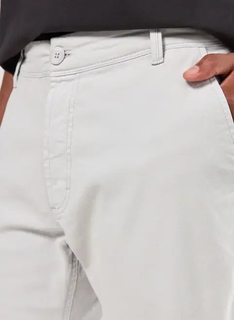 calça chino slim em sarja cinza calça chino slim em sarja cinza