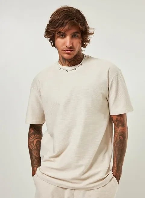 camiseta box clara com textura camiseta box clara com textura