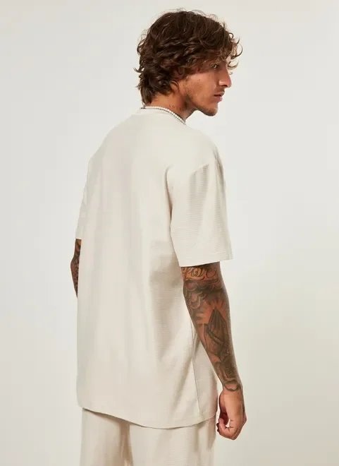 camiseta box clara com textura camiseta box clara com textura