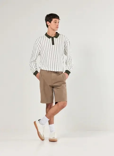 bermuda em sarja lisa bermuda em sarja lisa