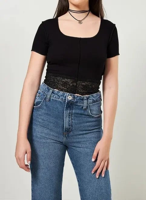 blusa com barra de renda blusa com barra de renda