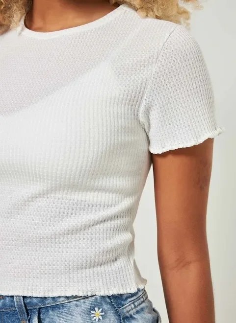 blusa mini tee em malha texturizada blusa mini tee em malha texturizada