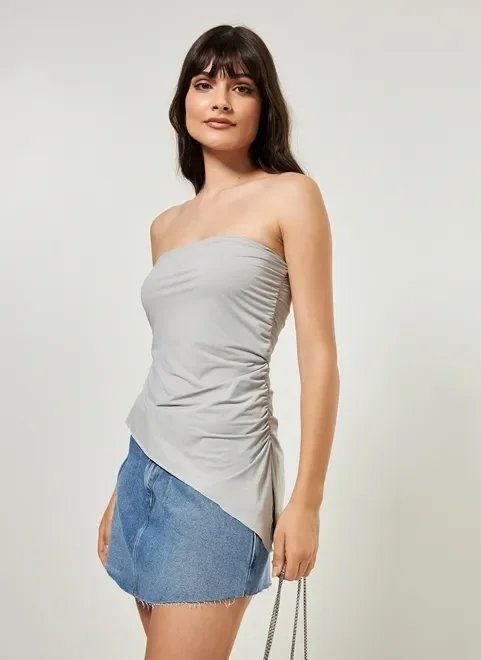 blusa decote reto com barra assimétrica blusa decote reto com barra assimétrica