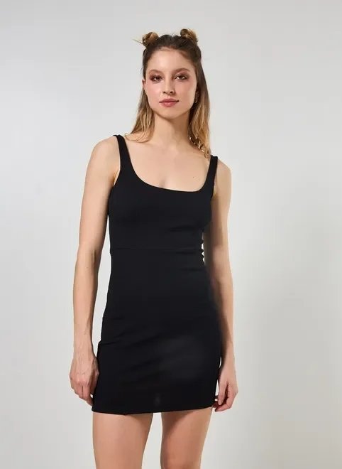 vestido tubinho com costuras marcantes vestido tubinho com costuras marcantes