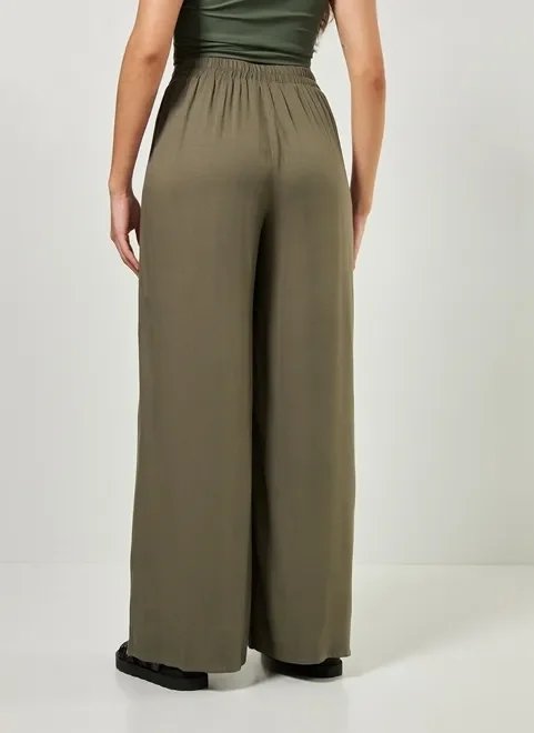 calça pantalona com fendas calça pantalona com fendas