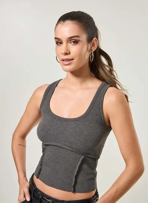 regata chumbo com recortes regata chumbo com recortes