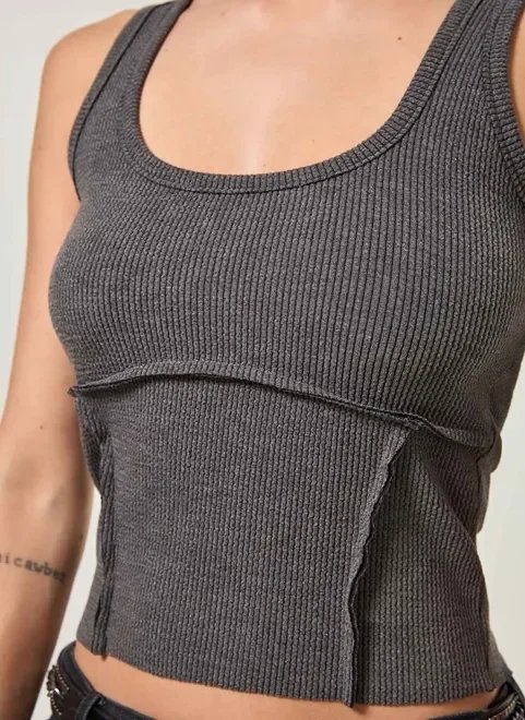 regata chumbo com recortes regata chumbo com recortes