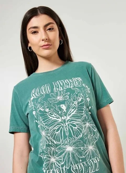 camiseta verde estonada estampa mística camiseta verde estonada estampa mística