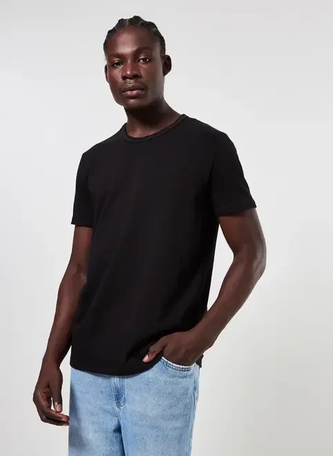 camiseta manga curta em malha estruturada camiseta manga curta em malha estruturada