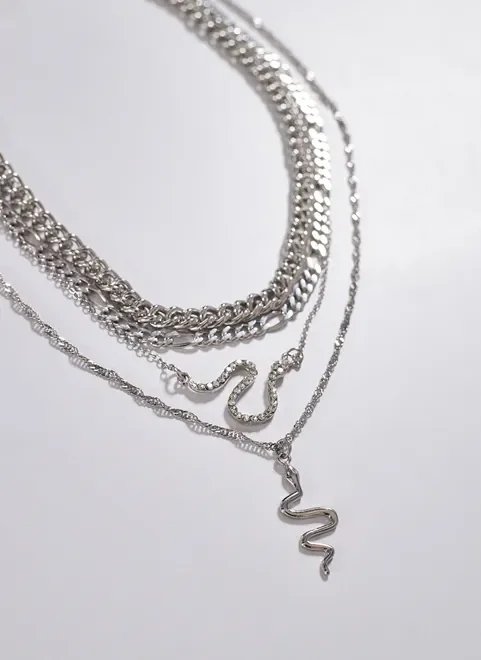 chokers e colares cobra com strass chokers e colares cobra com strass