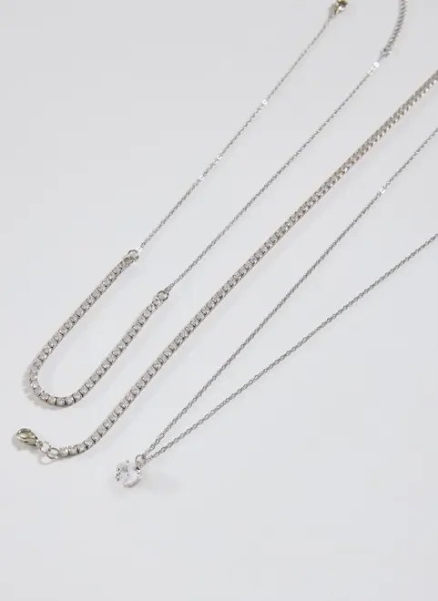 colares e chokers com strass e coração colares e chokers com strass e coração