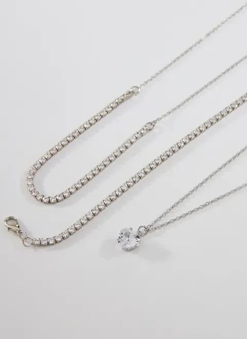 colares e chokers com strass e coração colares e chokers com strass e coração