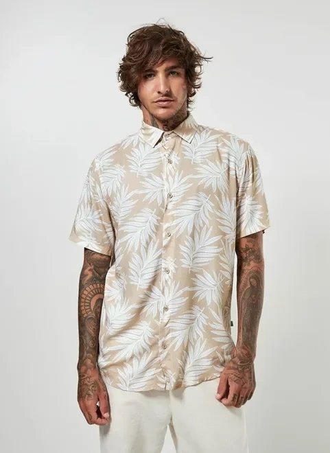camisa manga curta estampa folhagens camisa manga curta estampa folhagens