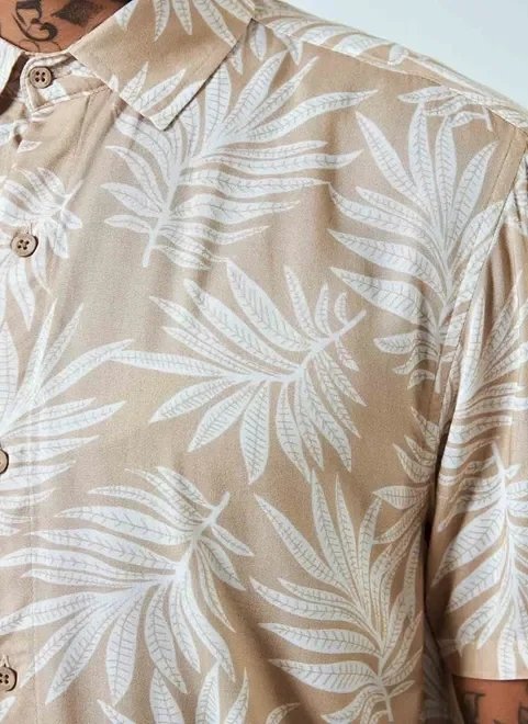 camisa manga curta estampa folhagens camisa manga curta estampa folhagens