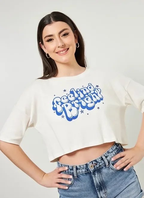 camiseta cropped off-white escrito azul camiseta cropped off-white escrito azul