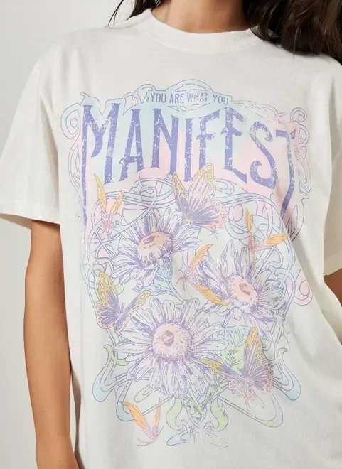 camiseta oversized com estampa manifest camiseta oversized com estampa manifest