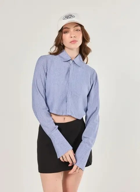 camisa cropped listrada azul camisa cropped listrada azul