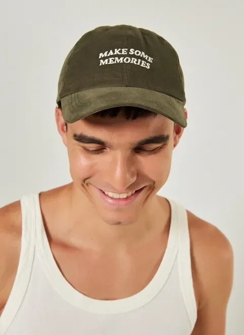 boné em veludo cotelê verde militar boné em veludo cotelê verde militar