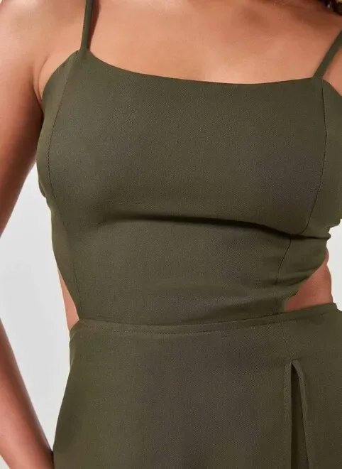 vestido macaquinho curto com fenda vestido macaquinho curto com fenda