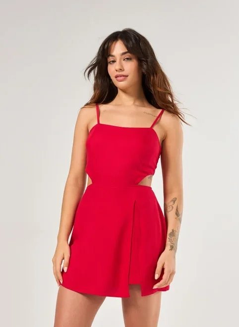 vestido macaquinho curto com fenda vestido macaquinho curto com fenda