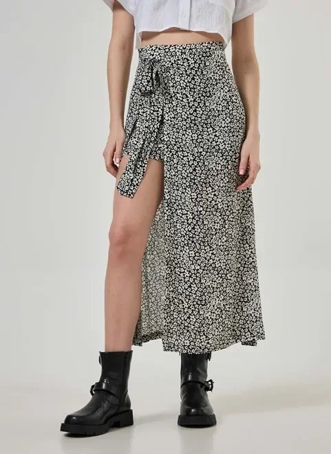 short saia midi floral preto e branco short saia midi floral preto e branco