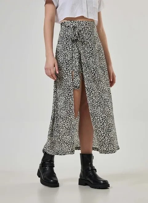 short saia midi floral preto e branco short saia midi floral preto e branco