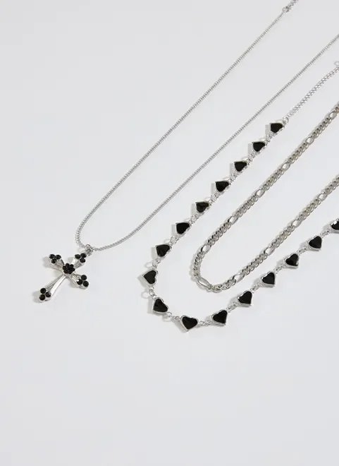 3 colares e chokers cruz e corações 3 colares e chokers cruz e corações
