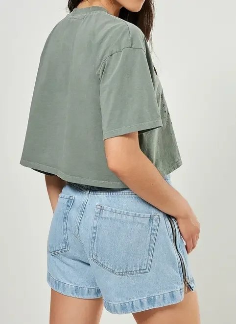 camiseta cropped estonada mística com veludo camiseta cropped estonada mística com veludo