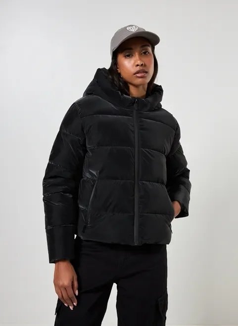 jaqueta puffer preta com capuz jaqueta puffer preta com capuz