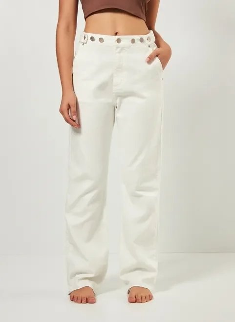 calça em sarja off-white tamanho regulável calça em sarja off-white tamanho regulável