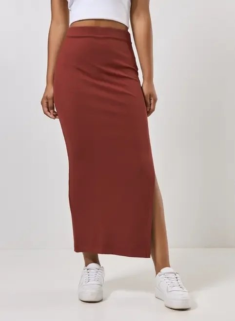 saia midi em malha canelada com fenda saia midi em malha canelada com fenda